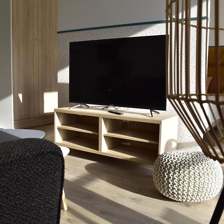 White Apartment Modern Tower Atal Gdynia Eksteriør billede