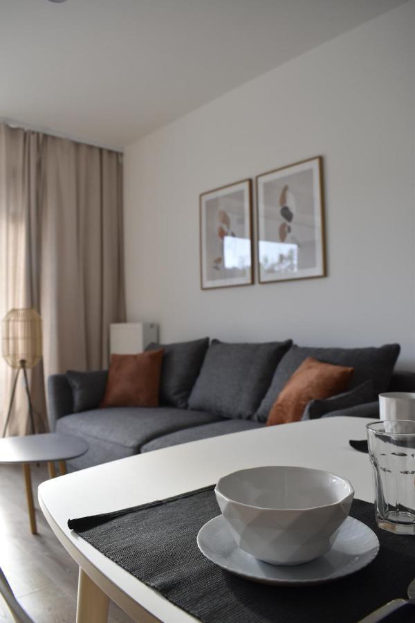 White Apartment Modern Tower Atal Gdynia Eksteriør billede