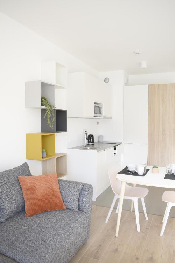 White Apartment Modern Tower Atal Gdynia Eksteriør billede