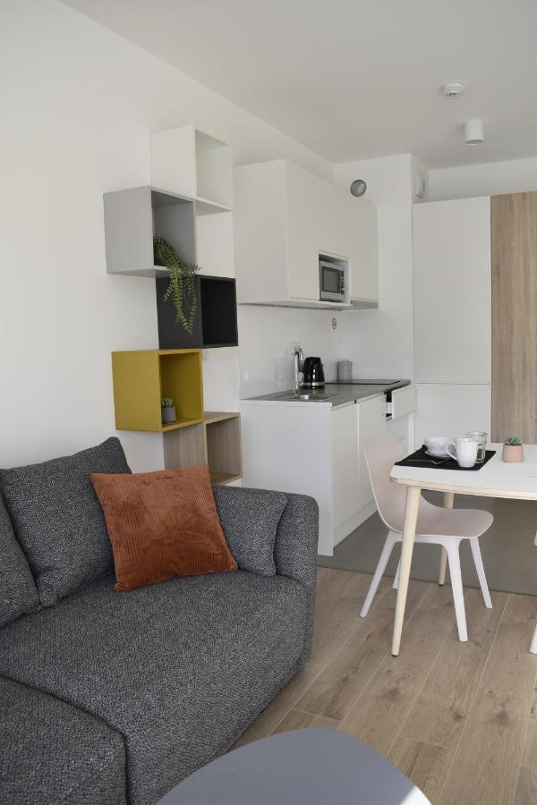 White Apartment Modern Tower Atal Gdynia Eksteriør billede